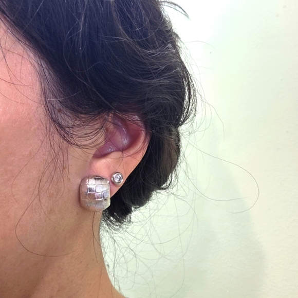 geometrical Silver toned puffy Chunky clip on Earrings - Picture 1 of 6